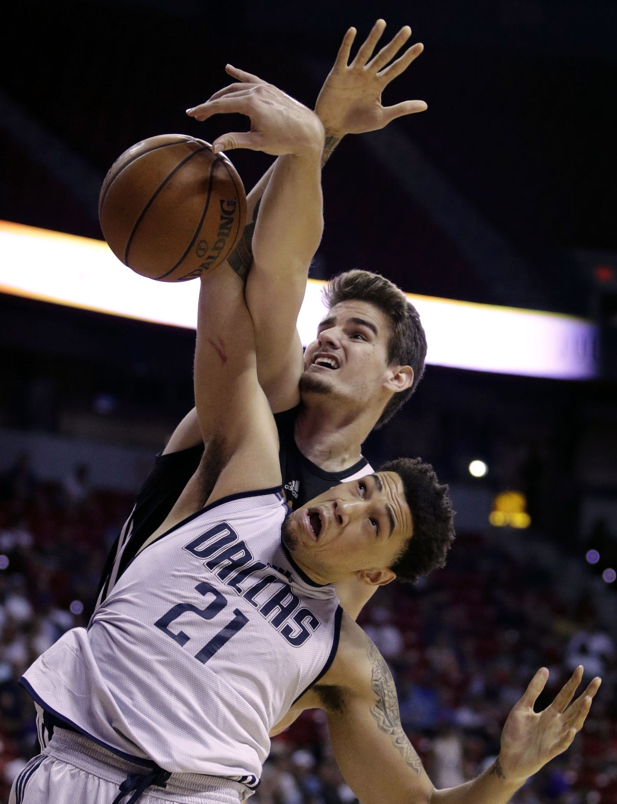APTOPIX Suns Mavericks Basketball